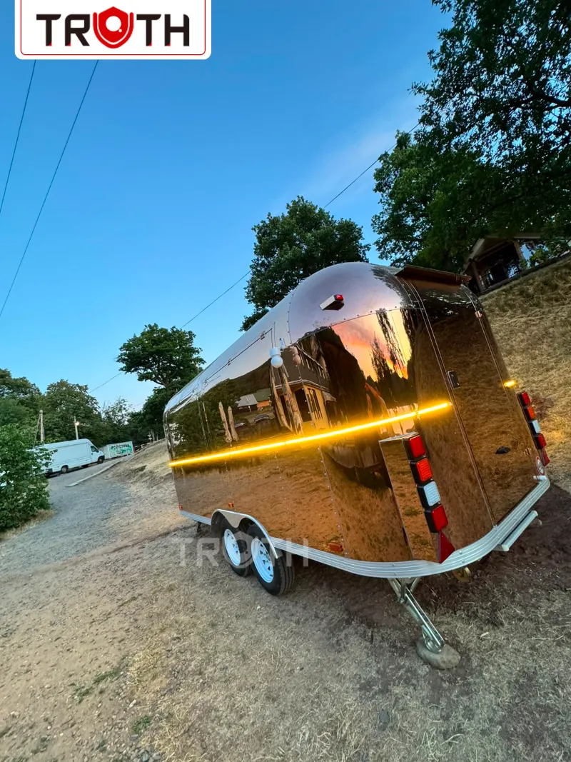 Truth Food Trailer prináša na Slovensko príves na kávu a rýchle občerstvenie z ružového zlata
