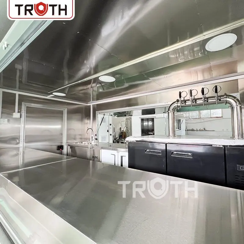 Hot Dog Fast Food Truck With Full Kitchen